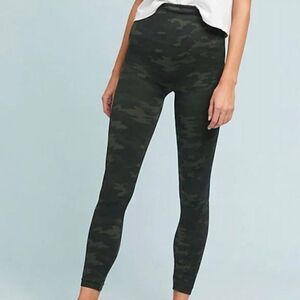 SPANX camo faux leather leggings Euc xs